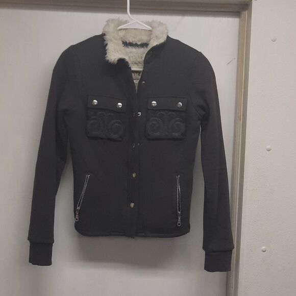 Grey jacket. - Picture 1 of 5